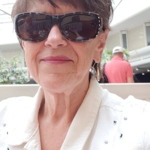 Meet your Posher, Valerie